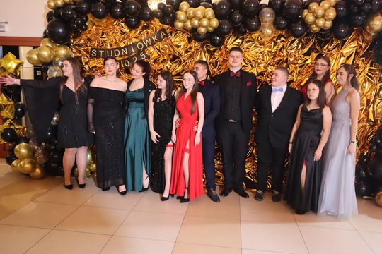 Studniówka 2025 - Zespół Szkół Gastronomicznych i Hotelarskich w Chełmie [GALERIA ZDJĘĆ]