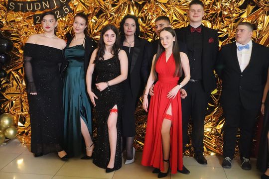 Studniówka 2025 - Zespół Szkół Gastronomicznych i Hotelarskich w Chełmie [GALERIA ZDJĘĆ]