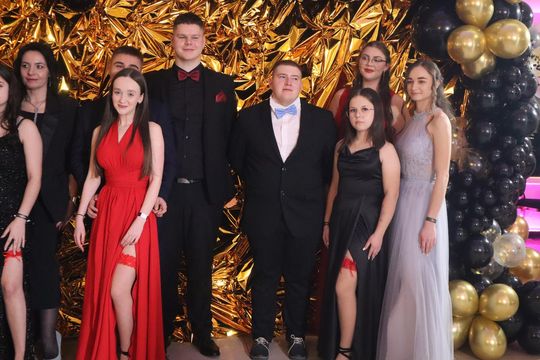 Studniówka 2025 - Zespół Szkół Gastronomicznych i Hotelarskich w Chełmie [GALERIA ZDJĘĆ]