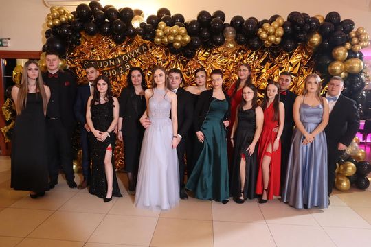 Studniówka 2025 - Zespół Szkół Gastronomicznych i Hotelarskich w Chełmie [GALERIA ZDJĘĆ]