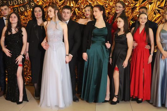 Studniówka 2025 - Zespół Szkół Gastronomicznych i Hotelarskich w Chełmie [GALERIA ZDJĘĆ]