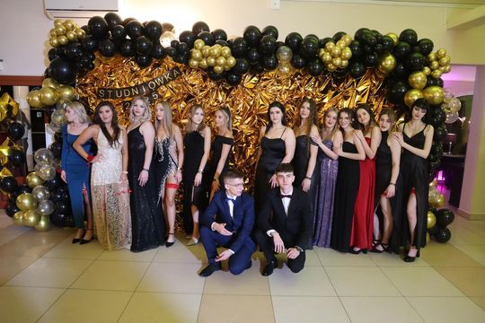 Studniówka 2025 - Zespół Szkół Gastronomicznych i Hotelarskich w Chełmie [GALERIA ZDJĘĆ]