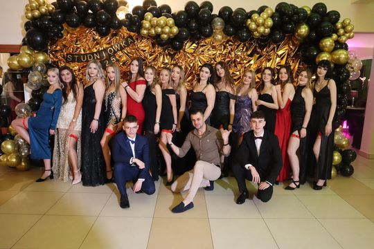 Studniówka 2025 - Zespół Szkół Gastronomicznych i Hotelarskich w Chełmie [GALERIA ZDJĘĆ]