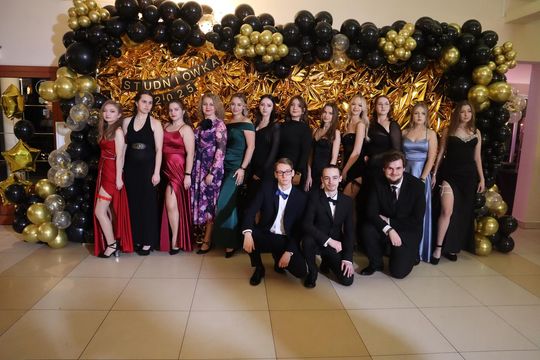 Studniówka 2025 - Zespół Szkół Gastronomicznych i Hotelarskich w Chełmie [GALERIA ZDJĘĆ]