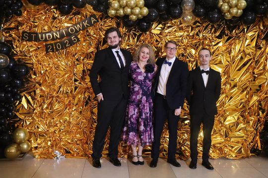 Studniówka 2025 - Zespół Szkół Gastronomicznych i Hotelarskich w Chełmie [GALERIA ZDJĘĆ]