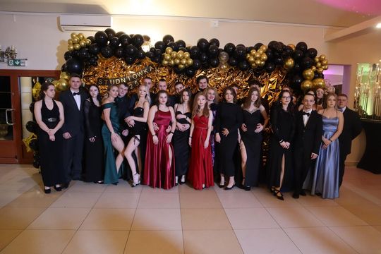 Studniówka 2025 - Zespół Szkół Gastronomicznych i Hotelarskich w Chełmie [GALERIA ZDJĘĆ]