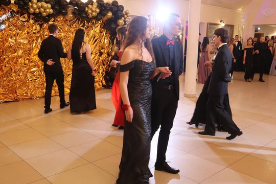 Studniówka 2025 - Zespół Szkół Gastronomicznych i Hotelarskich w Chełmie [GALERIA ZDJĘĆ]