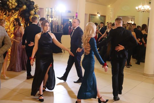 Studniówka 2025 - Zespół Szkół Gastronomicznych i Hotelarskich w Chełmie [GALERIA ZDJĘĆ]