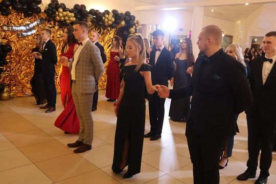 Studniówka 2025 - Zespół Szkół Gastronomicznych i Hotelarskich w Chełmie [GALERIA ZDJĘĆ]