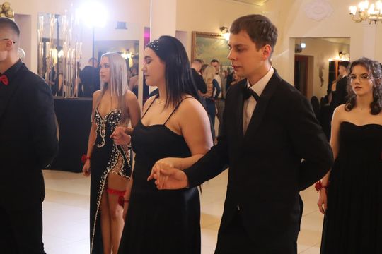 Studniówka 2025 - Zespół Szkół Gastronomicznych i Hotelarskich w Chełmie [GALERIA ZDJĘĆ]