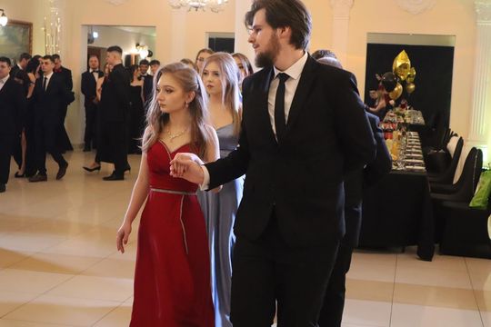 Studniówka 2025 - Zespół Szkół Gastronomicznych i Hotelarskich w Chełmie [GALERIA ZDJĘĆ]