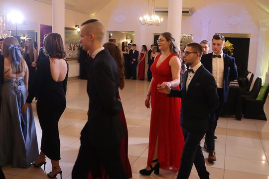 Studniówka 2025 - Zespół Szkół Gastronomicznych i Hotelarskich w Chełmie [GALERIA ZDJĘĆ]