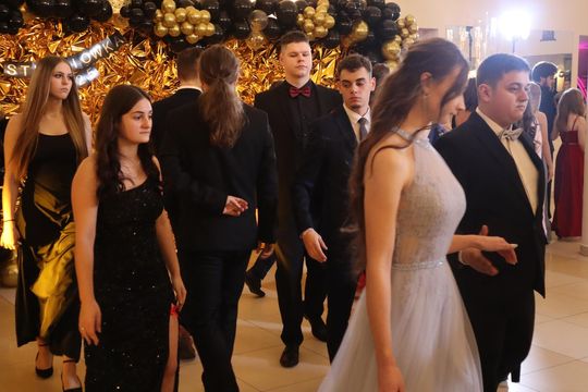 Studniówka 2025 - Zespół Szkół Gastronomicznych i Hotelarskich w Chełmie [GALERIA ZDJĘĆ]