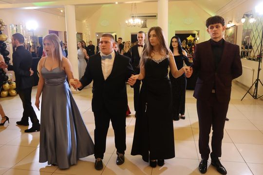 Studniówka 2025 - Zespół Szkół Gastronomicznych i Hotelarskich w Chełmie [GALERIA ZDJĘĆ]