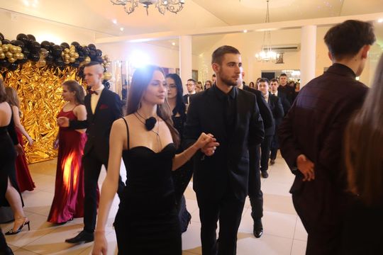 Studniówka 2025 - Zespół Szkół Gastronomicznych i Hotelarskich w Chełmie [GALERIA ZDJĘĆ]