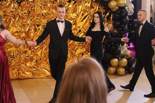 Studniówka 2025 - Zespół Szkół Gastronomicznych i Hotelarskich w Chełmie [GALERIA ZDJĘĆ]