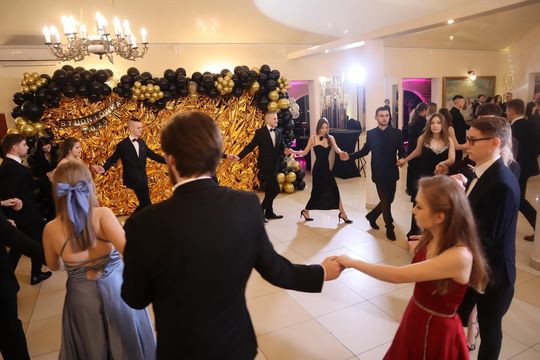 Studniówka 2025 - Zespół Szkół Gastronomicznych i Hotelarskich w Chełmie [GALERIA ZDJĘĆ]