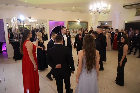 Studniówka 2025 - Zespół Szkół Gastronomicznych i Hotelarskich w Chełmie [GALERIA ZDJĘĆ]