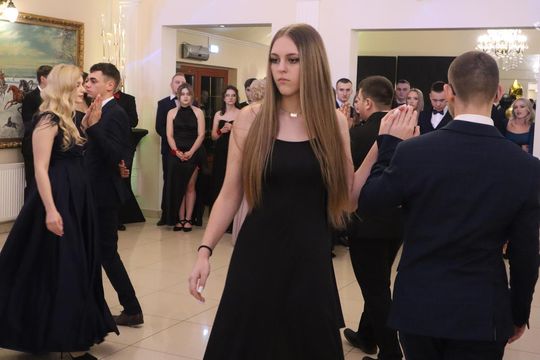 Studniówka 2025 - Zespół Szkół Gastronomicznych i Hotelarskich w Chełmie [GALERIA ZDJĘĆ]