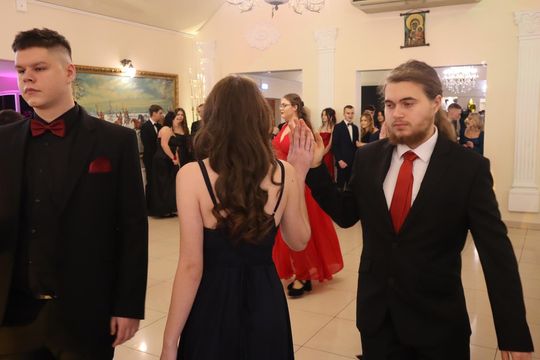 Studniówka 2025 - Zespół Szkół Gastronomicznych i Hotelarskich w Chełmie [GALERIA ZDJĘĆ]