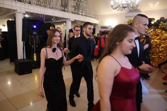 Studniówka 2025 - Zespół Szkół Gastronomicznych i Hotelarskich w Chełmie [GALERIA ZDJĘĆ]