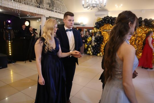 Studniówka 2025 - Zespół Szkół Gastronomicznych i Hotelarskich w Chełmie [GALERIA ZDJĘĆ]