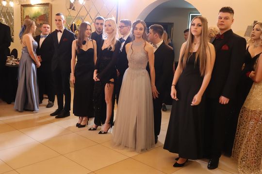 Studniówka 2025 - Zespół Szkół Gastronomicznych i Hotelarskich w Chełmie [GALERIA ZDJĘĆ]