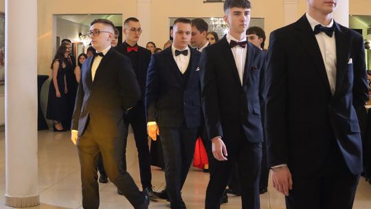 Studniówka 2025 - Zespół Szkół Gastronomicznych i Hotelarskich w Chełmie [GALERIA ZDJĘĆ]