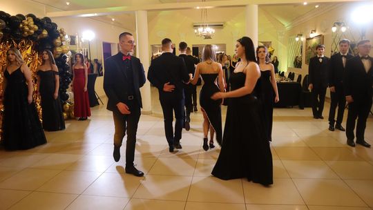 Studniówka 2025 - Zespół Szkół Gastronomicznych i Hotelarskich w Chełmie [GALERIA ZDJĘĆ]