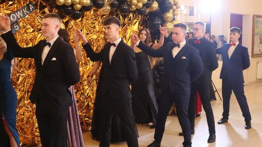 Studniówka 2025 - Zespół Szkół Gastronomicznych i Hotelarskich w Chełmie [GALERIA ZDJĘĆ]