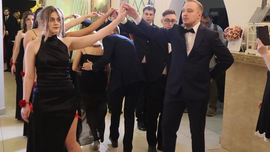 Studniówka 2025 - Zespół Szkół Gastronomicznych i Hotelarskich w Chełmie [GALERIA ZDJĘĆ]