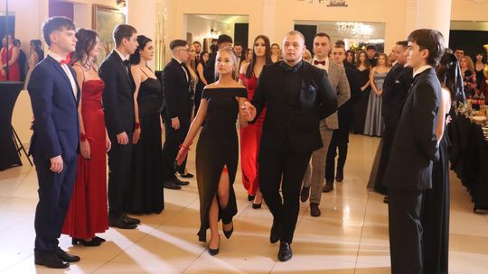 Studniówka 2025 - Zespół Szkół Gastronomicznych i Hotelarskich w Chełmie [GALERIA ZDJĘĆ]