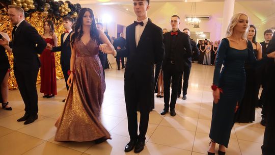 Studniówka 2025 - Zespół Szkół Gastronomicznych i Hotelarskich w Chełmie [GALERIA ZDJĘĆ]