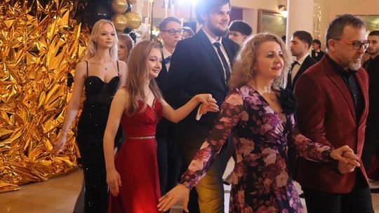 Studniówka 2025 - Zespół Szkół Gastronomicznych i Hotelarskich w Chełmie [GALERIA ZDJĘĆ]