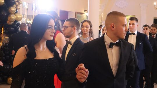 Studniówka 2025 - Zespół Szkół Gastronomicznych i Hotelarskich w Chełmie [GALERIA ZDJĘĆ]