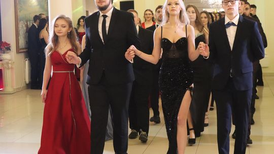 Studniówka 2025 - Zespół Szkół Gastronomicznych i Hotelarskich w Chełmie [GALERIA ZDJĘĆ]