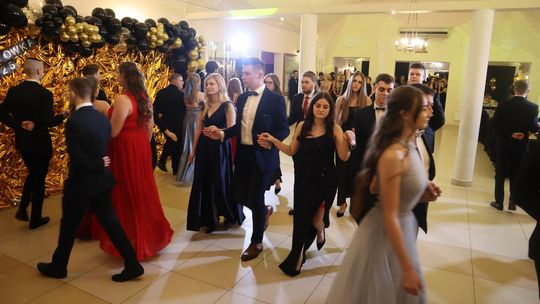 Studniówka 2025 - Zespół Szkół Gastronomicznych i Hotelarskich w Chełmie [GALERIA ZDJĘĆ]