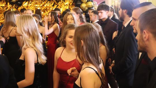 Studniówka 2025 - Zespół Szkół Gastronomicznych i Hotelarskich w Chełmie [GALERIA ZDJĘĆ]