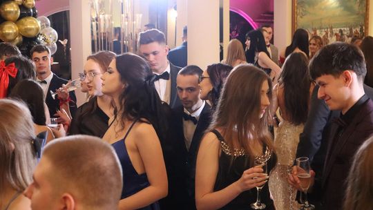 Studniówka 2025 - Zespół Szkół Gastronomicznych i Hotelarskich w Chełmie [GALERIA ZDJĘĆ]