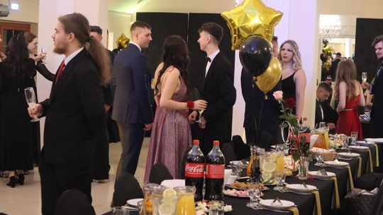 Studniówka 2025 - Zespół Szkół Gastronomicznych i Hotelarskich w Chełmie [GALERIA ZDJĘĆ]