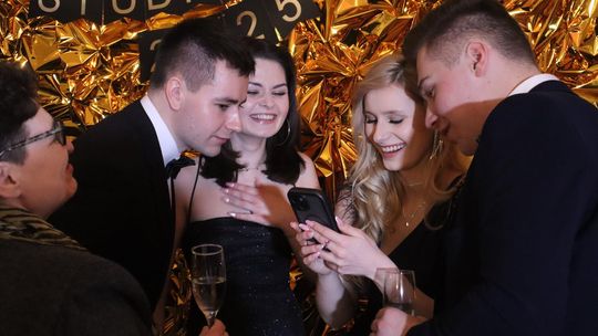 Studniówka 2025 - Zespół Szkół Gastronomicznych i Hotelarskich w Chełmie [GALERIA ZDJĘĆ]