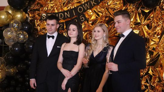 Studniówka 2025 - Zespół Szkół Gastronomicznych i Hotelarskich w Chełmie [GALERIA ZDJĘĆ]