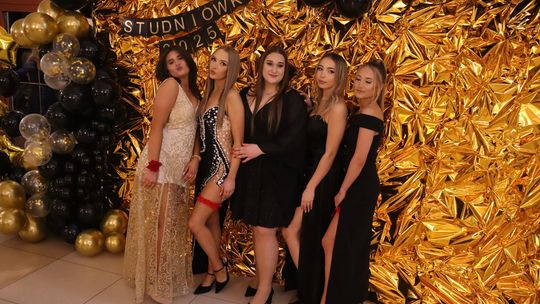 Studniówka 2025 - Zespół Szkół Gastronomicznych i Hotelarskich w Chełmie [GALERIA ZDJĘĆ]