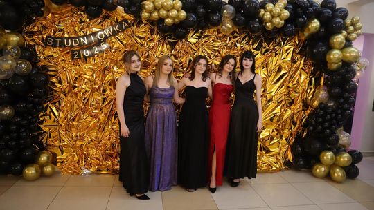 Studniówka 2025 - Zespół Szkół Gastronomicznych i Hotelarskich w Chełmie [GALERIA ZDJĘĆ]