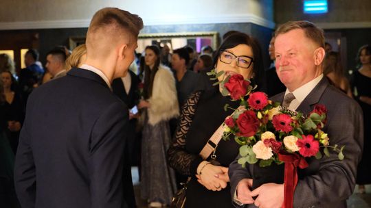 Studniówka 2025 - Zespół Szkół Ekonomicznych i Mundurowych w Chełmie cz. I [GALERIA ZDJĘĆ]