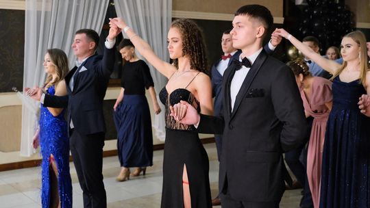 Studniówka 2025 - Zespół Szkół Ekonomicznych i Mundurowych w Chełmie cz. I [GALERIA ZDJĘĆ]