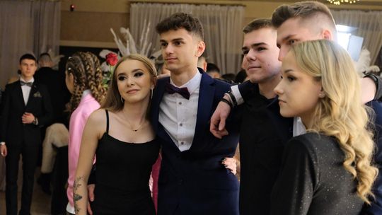 Studniówka 2025 - Zespół Szkół Ekonomicznych i Mundurowych w Chełmie cz. I [GALERIA ZDJĘĆ]