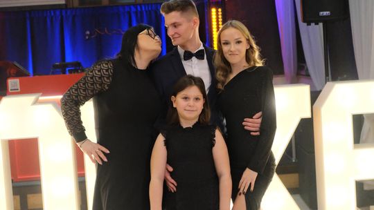 Studniówka 2025 - Zespół Szkół Ekonomicznych i Mundurowych w Chełmie cz. I [GALERIA ZDJĘĆ]