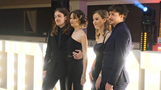 Studniówka 2025 - Zespół Szkół Ekonomicznych i Mundurowych w Chełmie cz. I [GALERIA ZDJĘĆ]