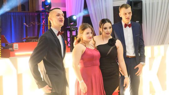 Studniówka 2025 - Zespół Szkół Ekonomicznych i Mundurowych w Chełmie cz. I [GALERIA ZDJĘĆ]